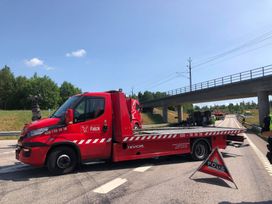 Bärgningsbil i olycksplats